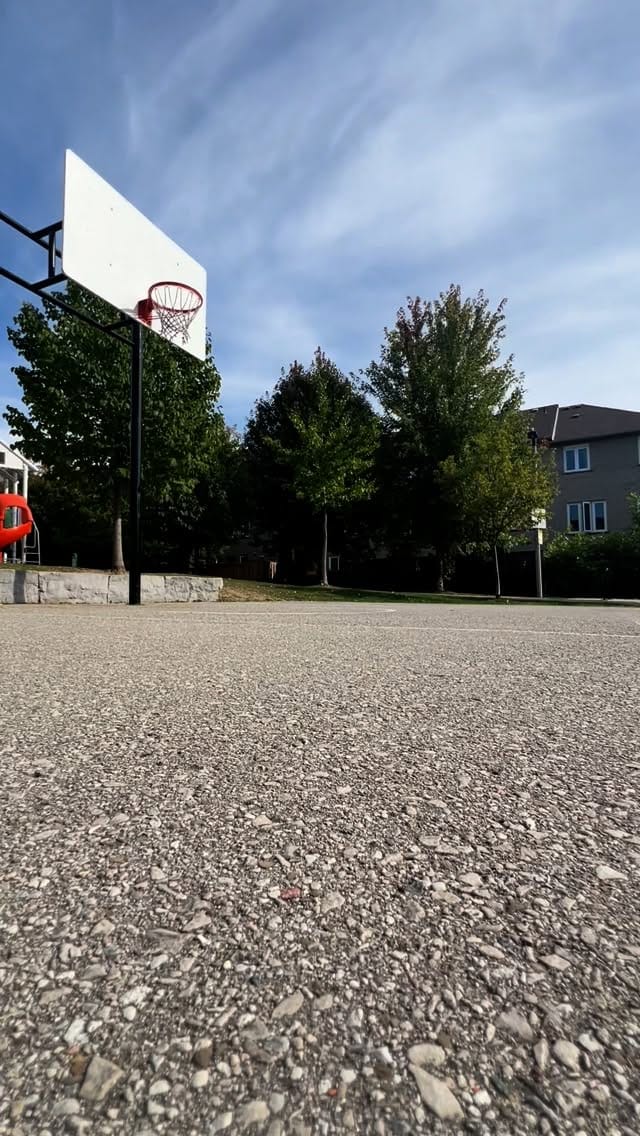 Post 2 by Mo on Instagram (video)