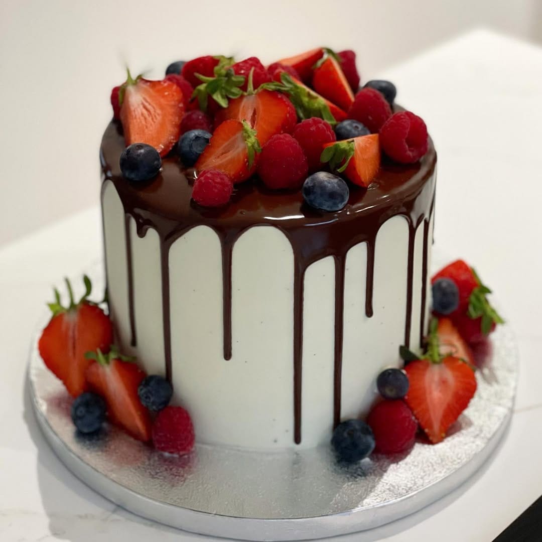 Post 10 by Bakes by Jessica 🧁 on Instagram (image)