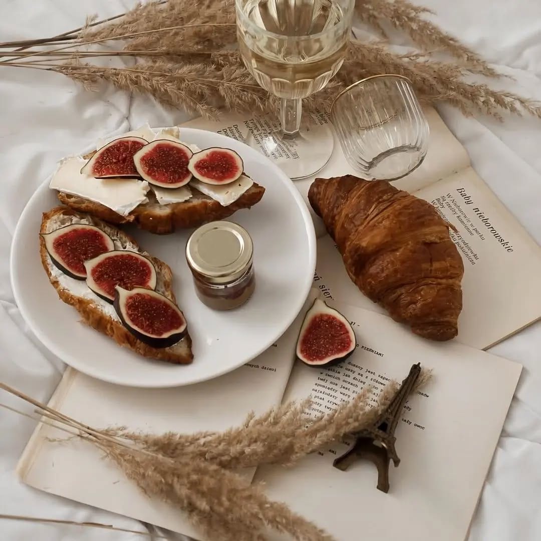 Post 2 by @paris_croissant on Instagram (image)