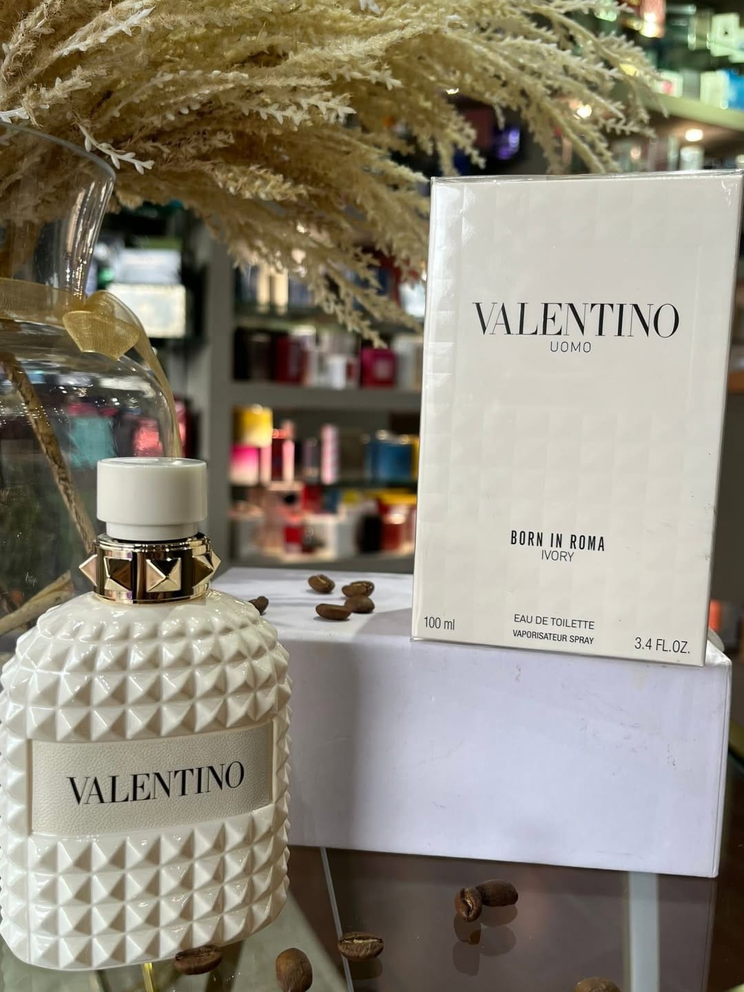 Post 8 by Perfumería Vélez on Instagram (carousel)