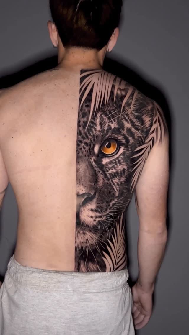 Post 4 by Arloo Tattoo on Instagram (video)