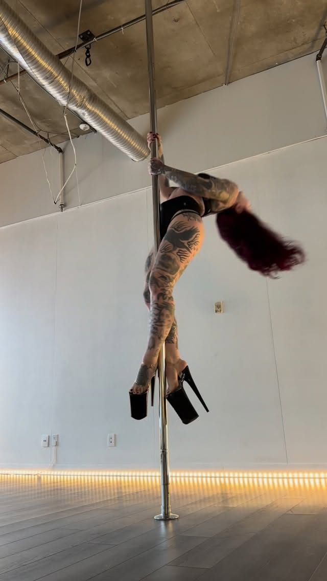Post 3 by Sarah 🦇 on Instagram (video)