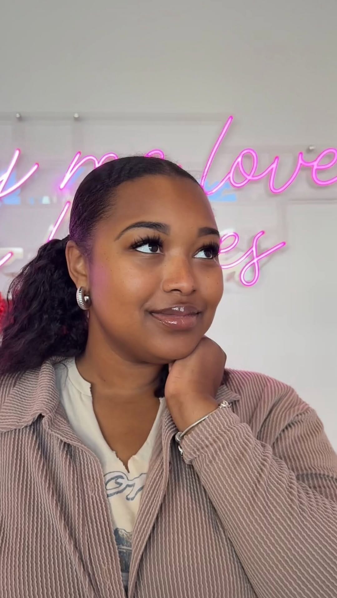 Post 4 by 🌸 𝐿𝑎𝑠ℎ𝑒𝑠 𝑁𝑎𝑖𝑙𝑠 𝐵𝑟𝑜𝑤𝑠 🌸 on Instagram (video)