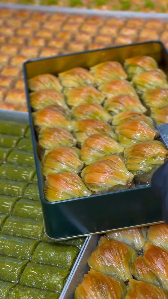 Post 8 by Etlioğulları® on Instagram (video)
