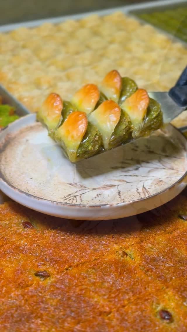 Post 10 by Etlioğulları® on Instagram (video)