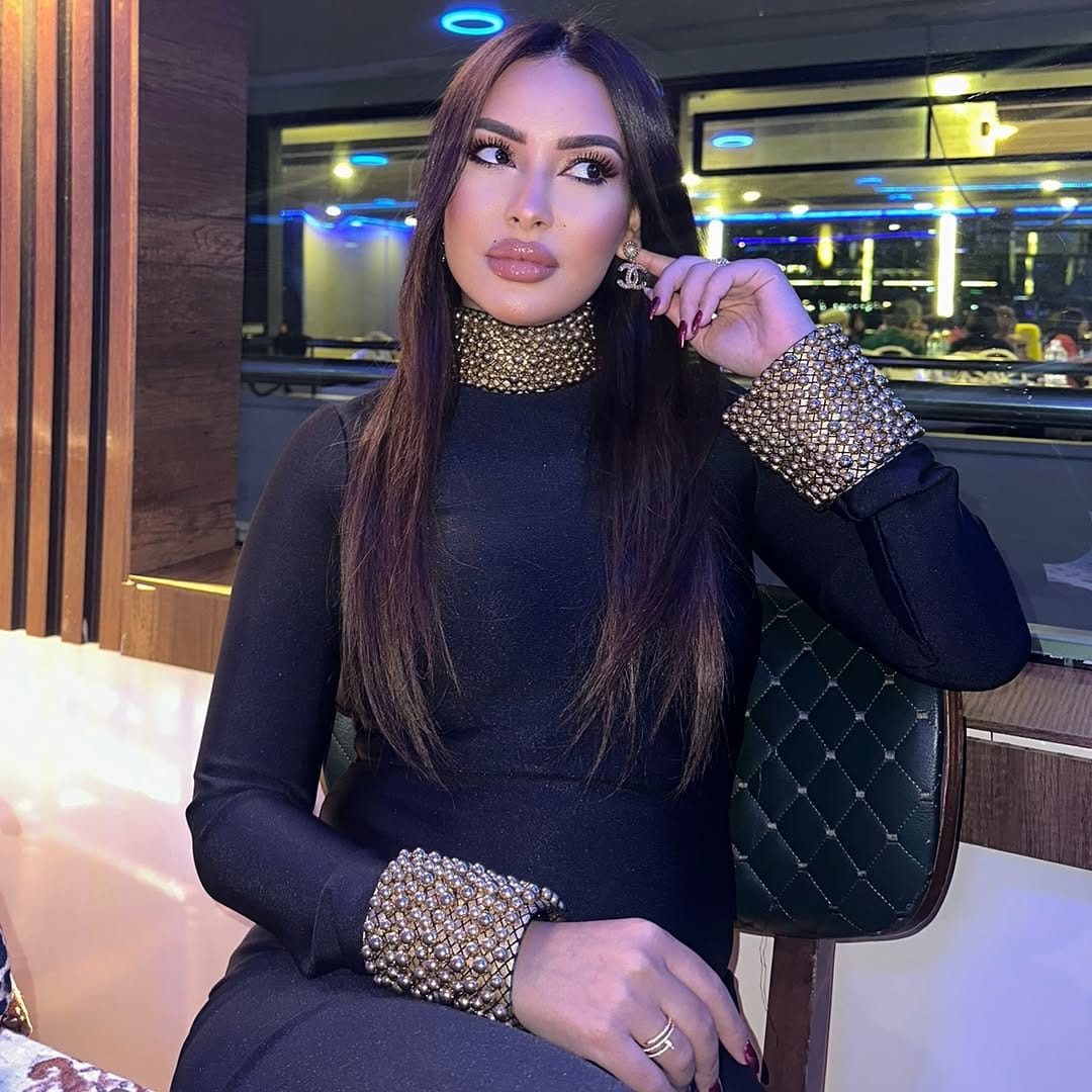Post 10 by Asma ben el haj mohamed on Instagram (carousel)