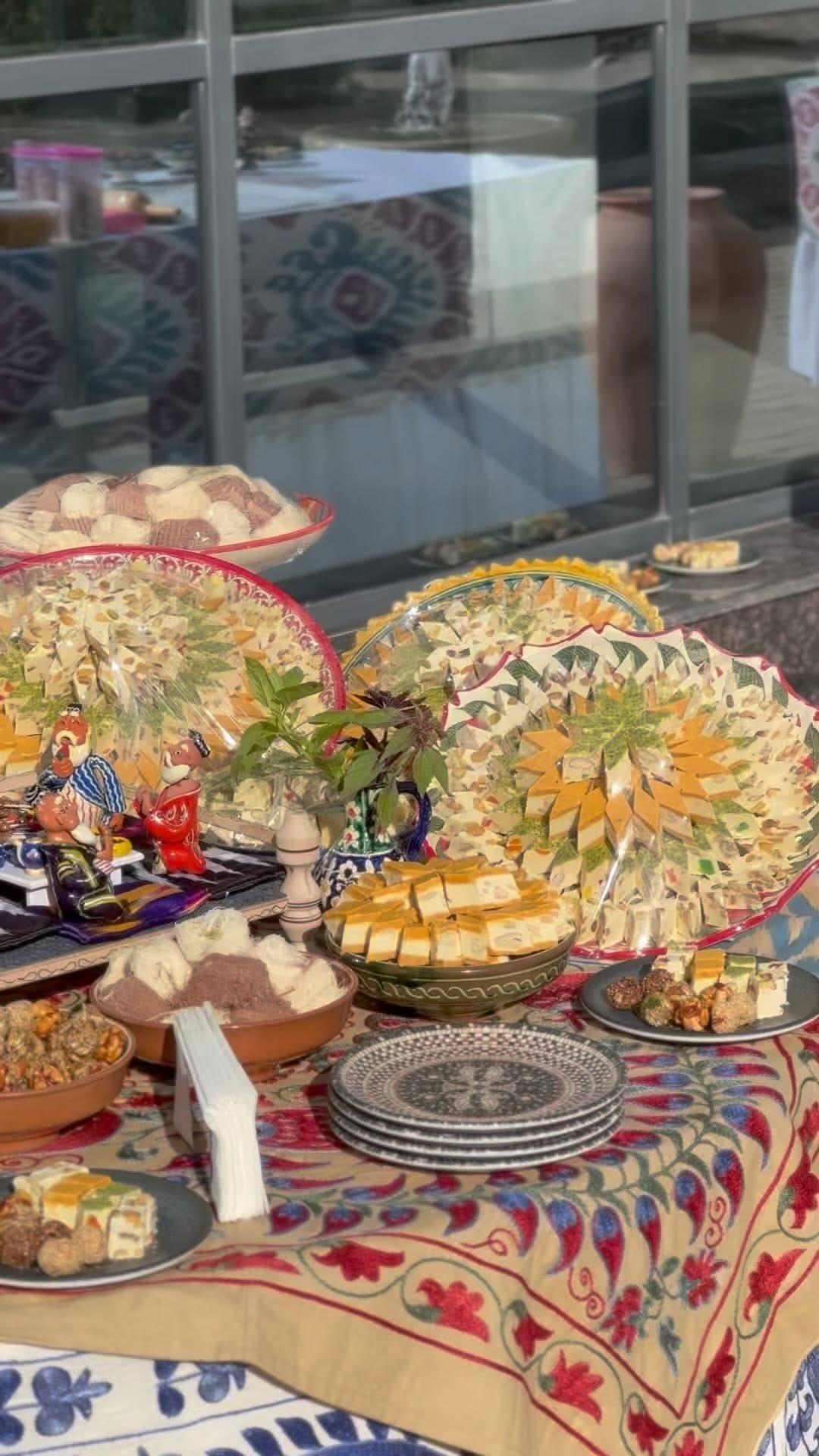 Post 6 by Totli Holva on Instagram (video)
