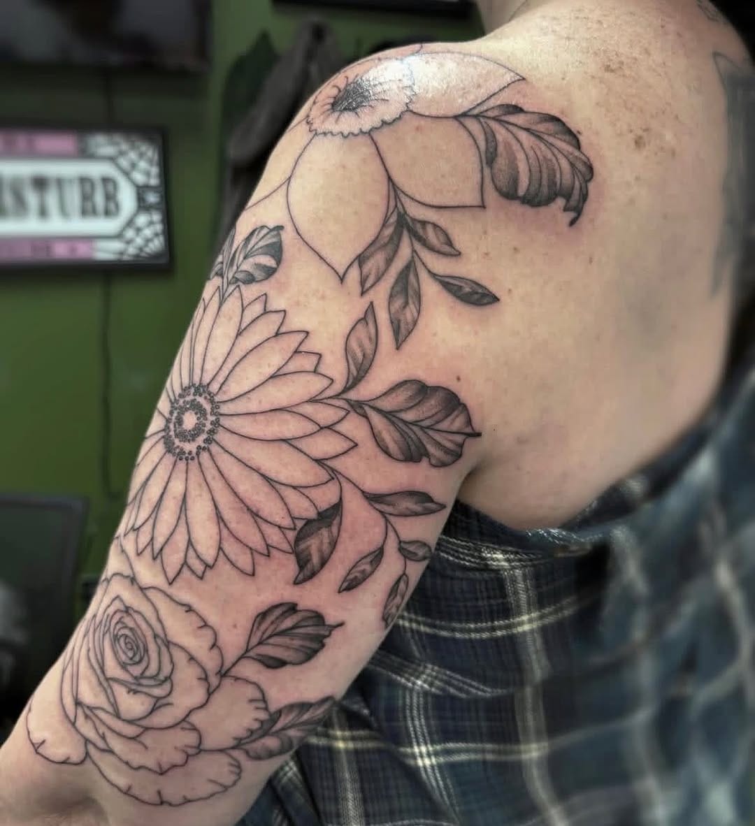 Post 4 by 𝕂𝕖𝕟𝕠𝕤𝕙𝕒 𝕋𝕒𝕥𝕥𝕠𝕠 ℂ𝕠𝕞𝕡𝕒𝕟𝕪 on Instagram (carousel)