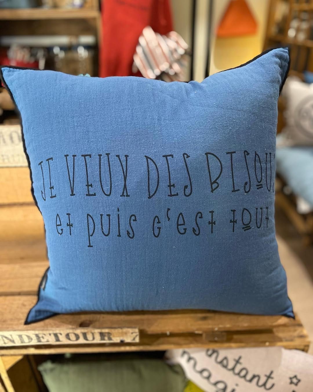Post 7 by La boutique de Lila on Instagram (carousel)