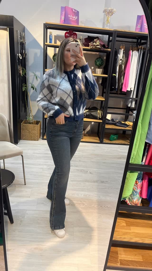 Post 8 by 𝐊𝐨𝐤𝐨𝐬𝐡𝐜𝐚 𝐁𝐮𝐭𝐢𝐤 🛍️ on Instagram (video)