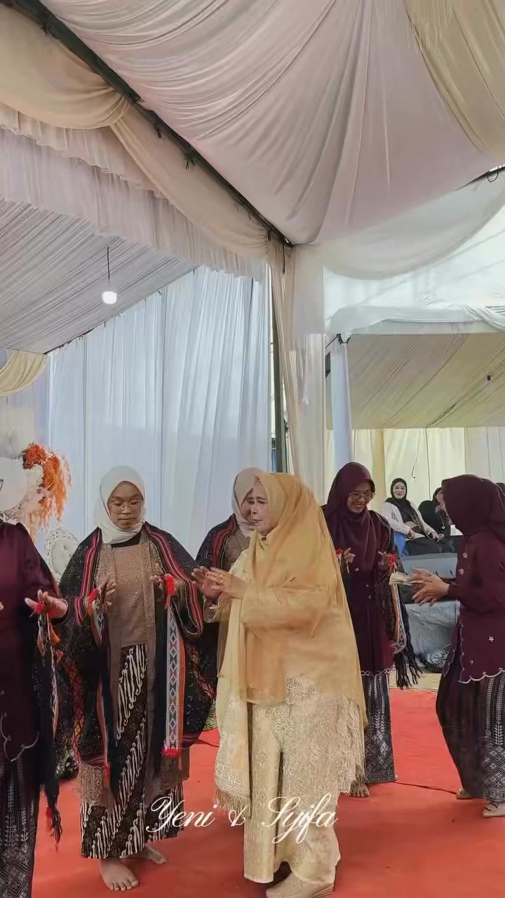 Post 2 by WEDDING ORGANIZER & PLANNER | M.U.A | DEKORASI PELAMINAN BATAM on Instagram (video)