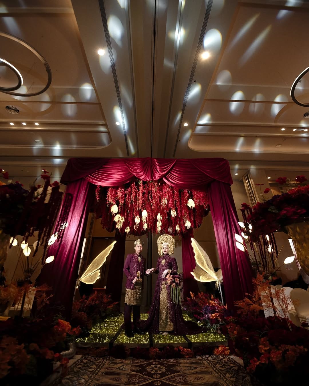 Post 5 by WEDDING ORGANIZER & PLANNER | M.U.A | DEKORASI PELAMINAN BATAM on Instagram (carousel)