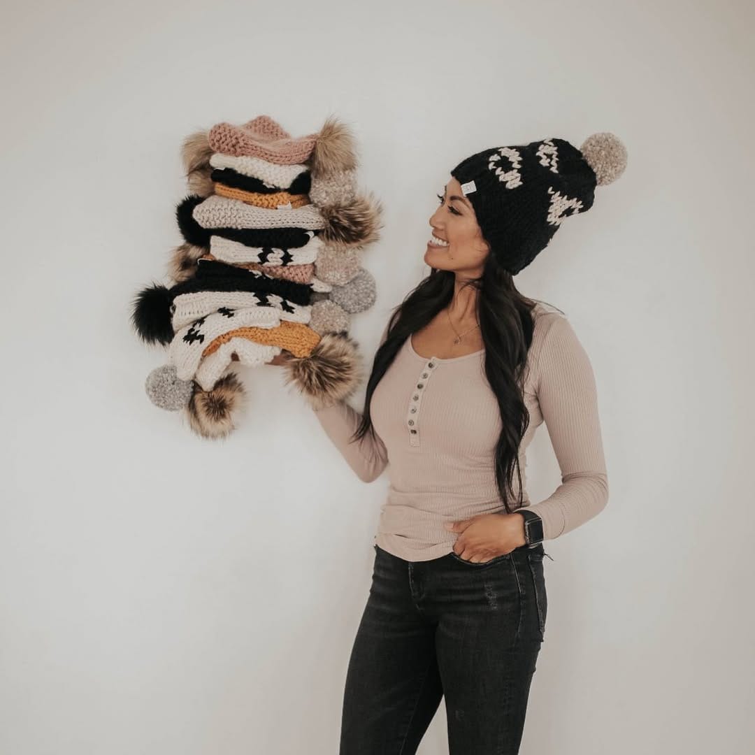 Post 2 by knits by che on Instagram (image)