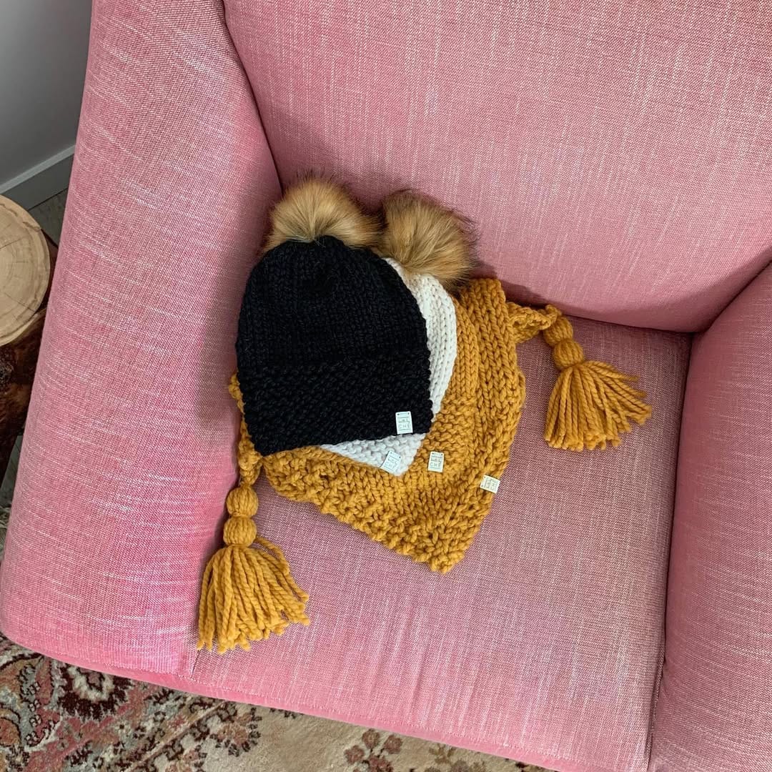 Post 10 by knits by che on Instagram (image)