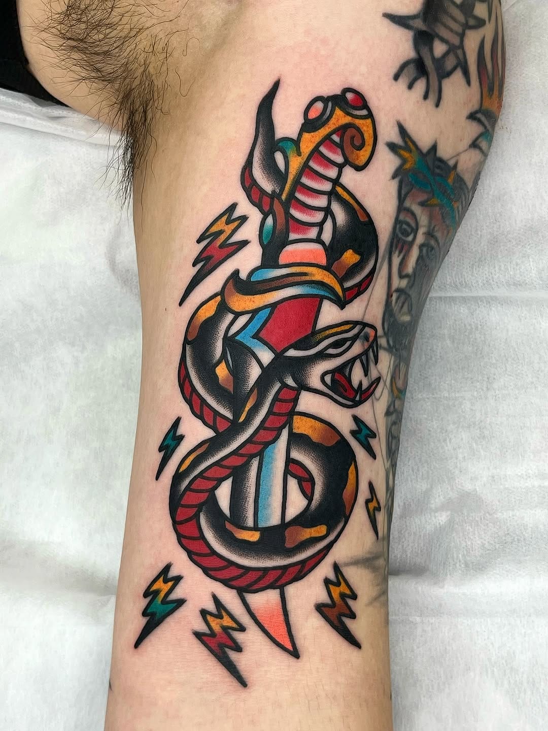 Post 1 by 올드스쿨타투 • 천안타투 • 서울타투 • seoultattoo • oldschooltattoo on Instagram (carousel)