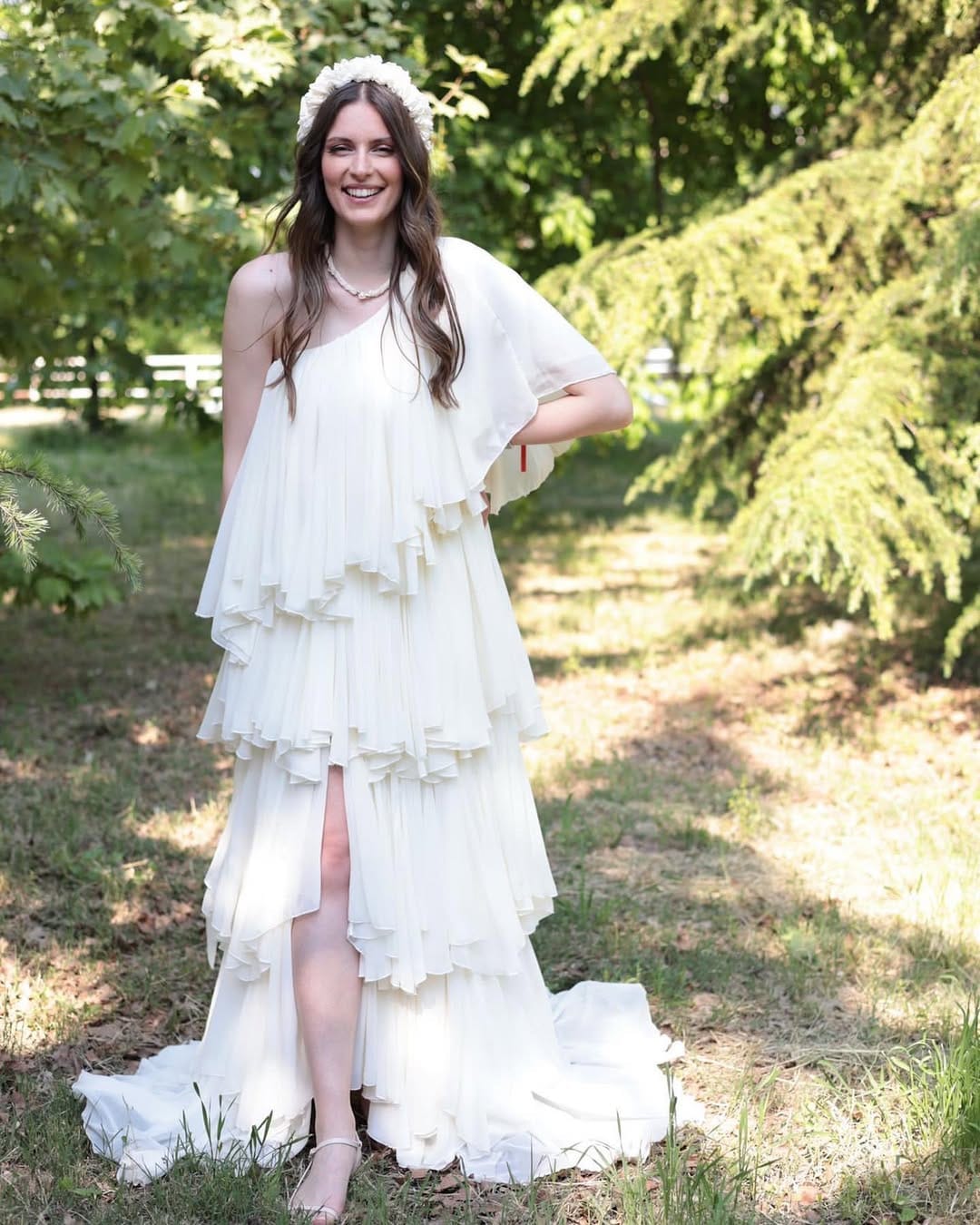 Post 8 by UNİQUE | Beospoke Bridal Wear & Hair Accessories on Instagram (image)