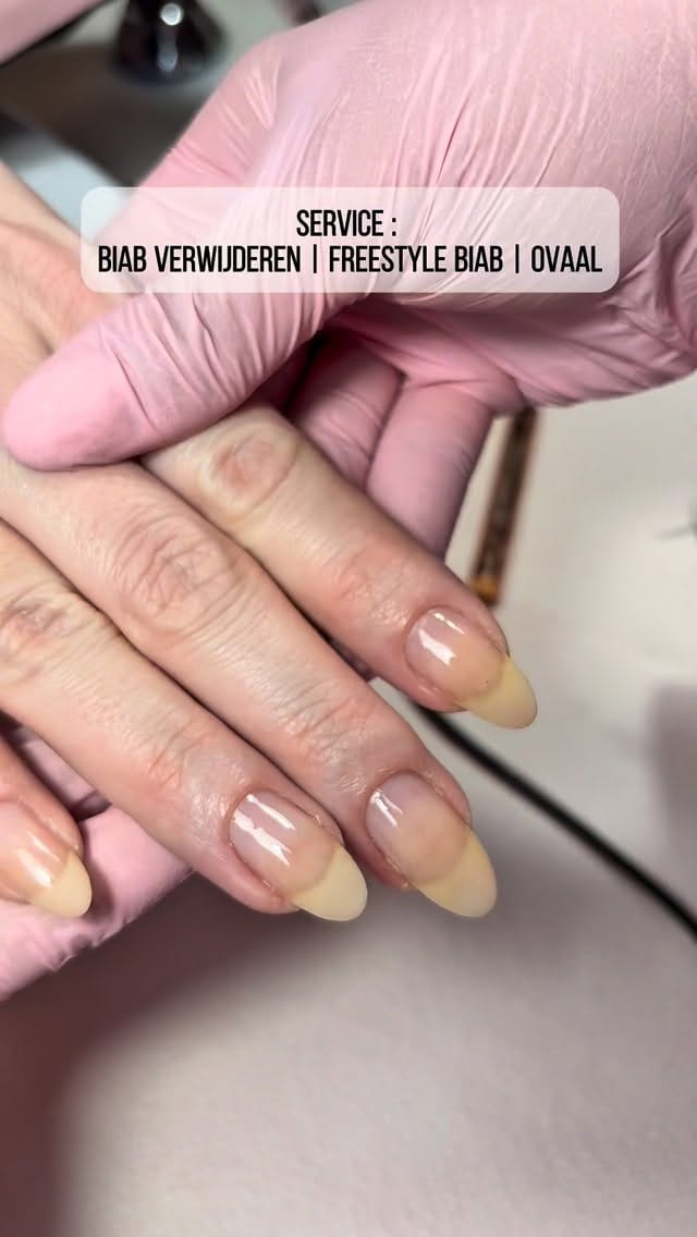 Post 2 by Sayesha_nailstudio on Instagram (video)
