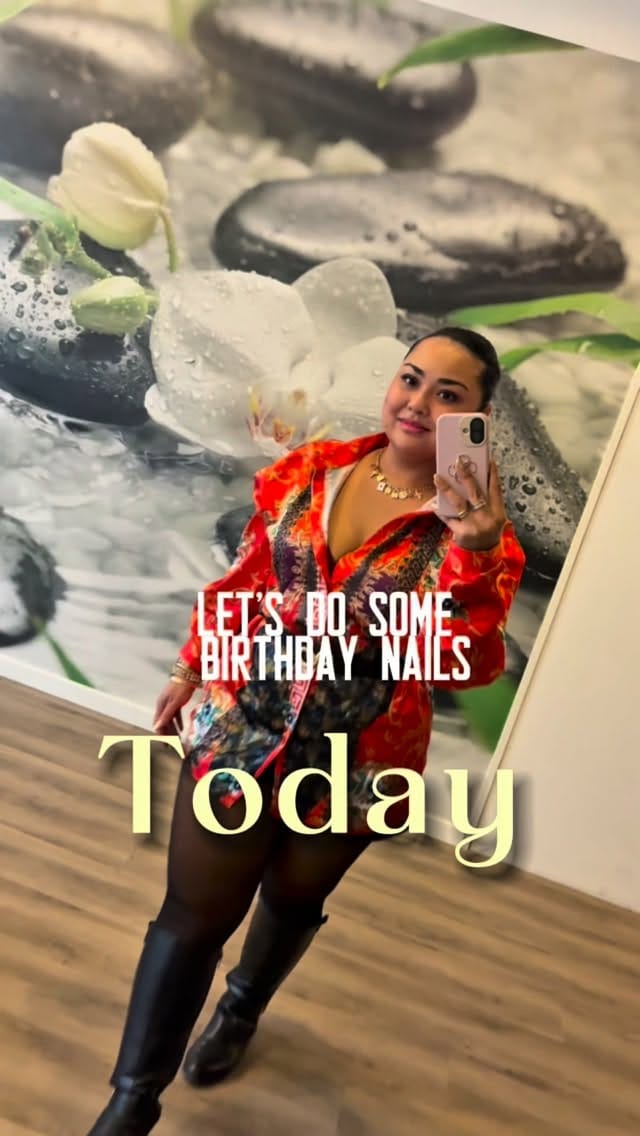Post 7 by Sayesha_nailstudio on Instagram (video)
