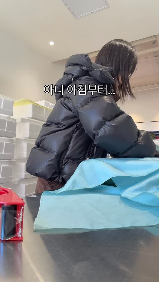 Post 6 by 김희선 on Instagram (video)