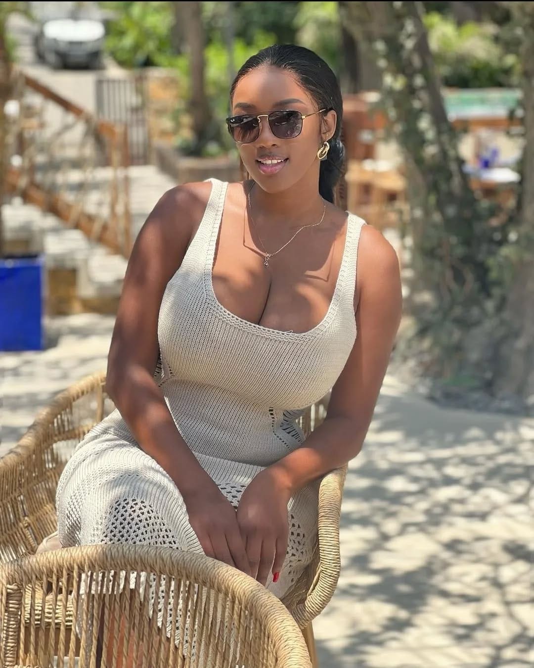 Post 9 by 📲les_plus_belle_nana_Officiel📸 on Instagram (image)