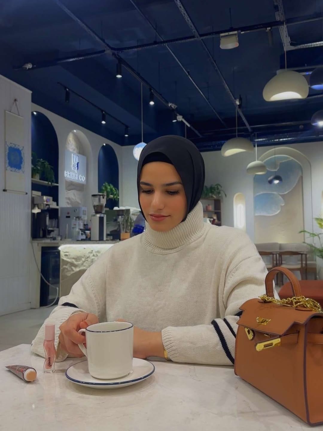 Post 2 by Zahraa 💎 on Instagram (carousel)