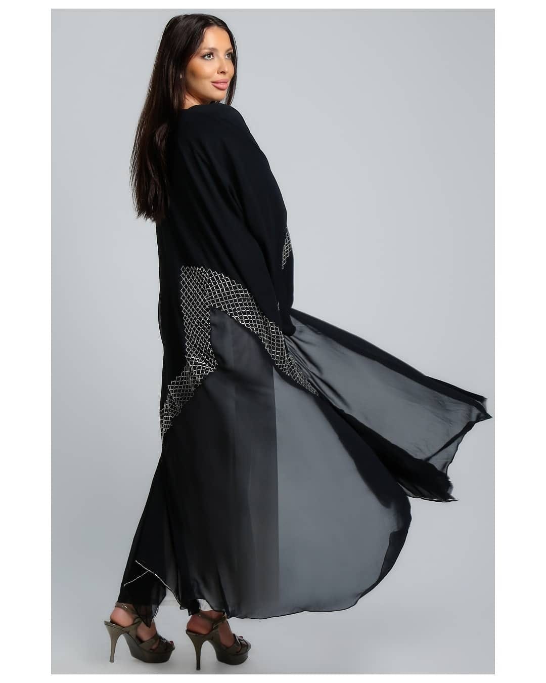 Post 8 by THE BACKSTAGE BOUTIQUE on Instagram (image)