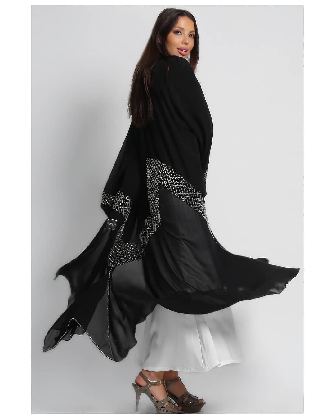 Post 7 by THE BACKSTAGE BOUTIQUE on Instagram (image)