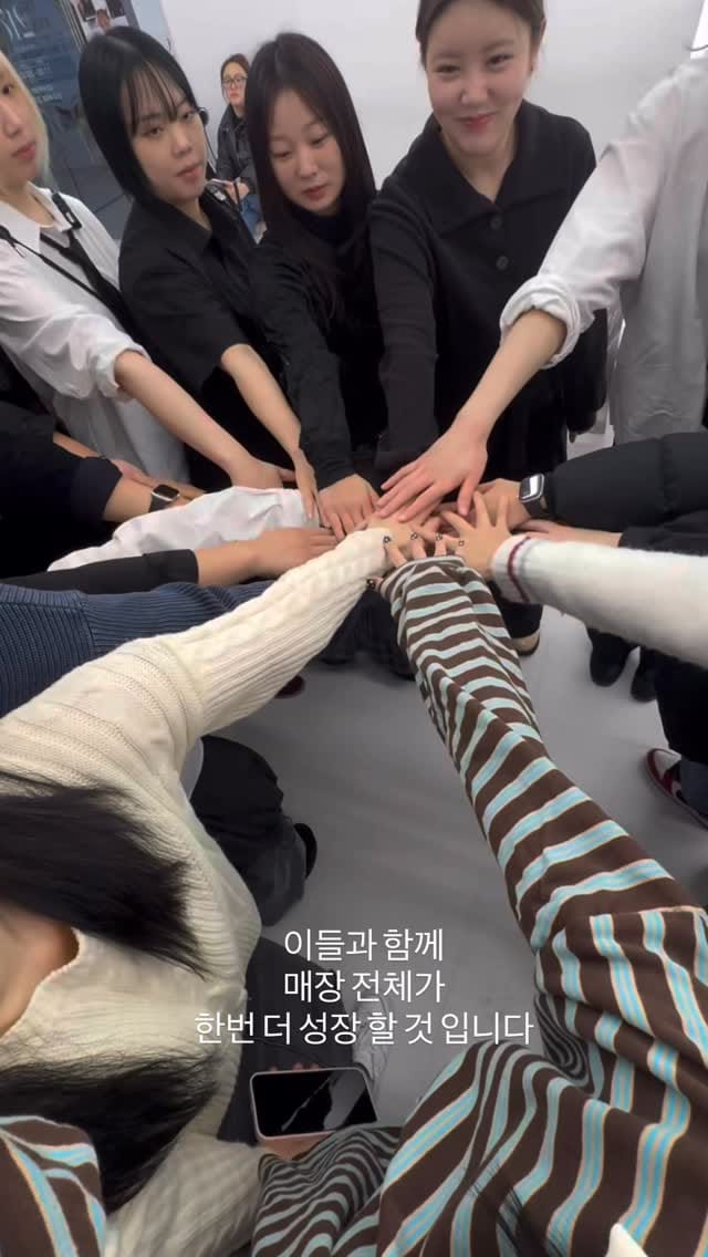 Post 3 by 217헤어살롱 대표 원장 김민지 on Instagram (video)
