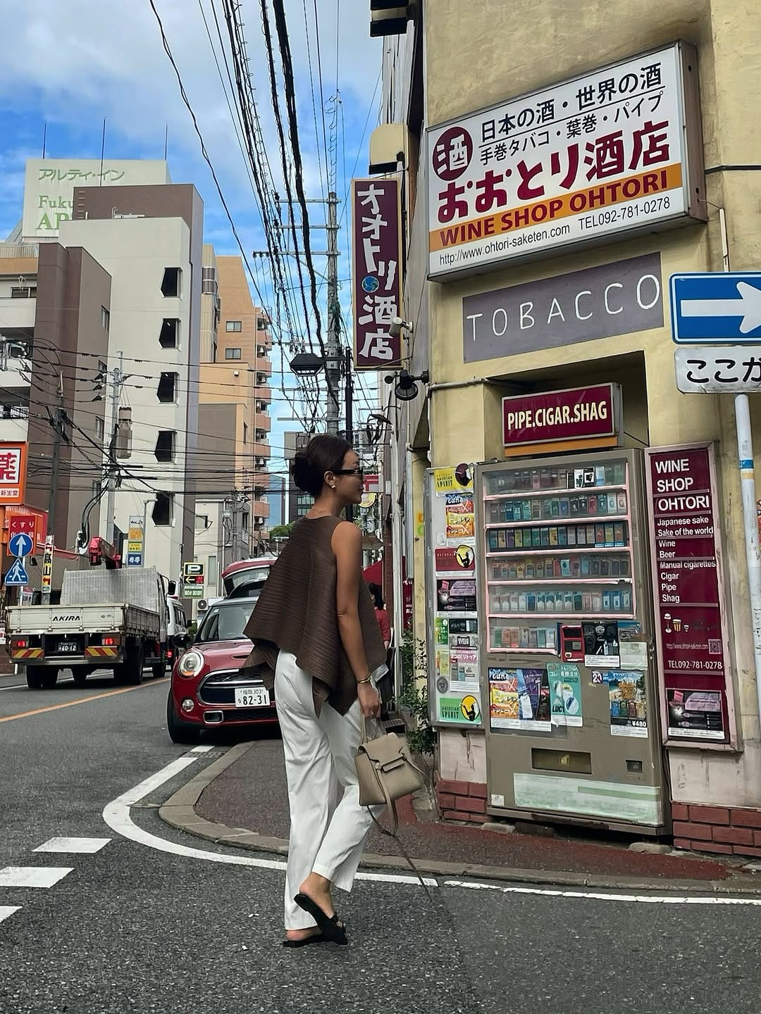 Post 8 by Picca 🇰🇷🇨🇭 on Instagram (carousel)