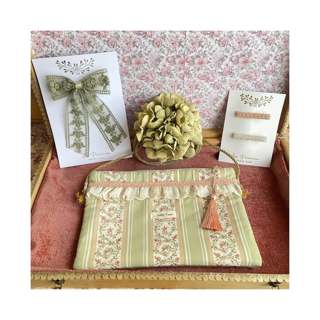 Post 6 by Sullaluna on Instagram (image)