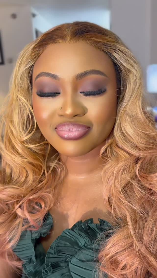 Post 6 by 🇺🇸CHICAGO MAKEUP ARTIST on Instagram (video)