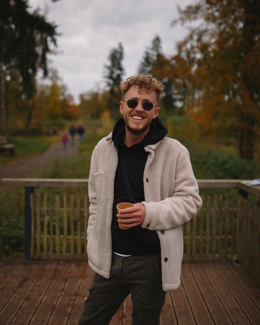 Post 3 by Etienne Groß on Instagram (carousel)