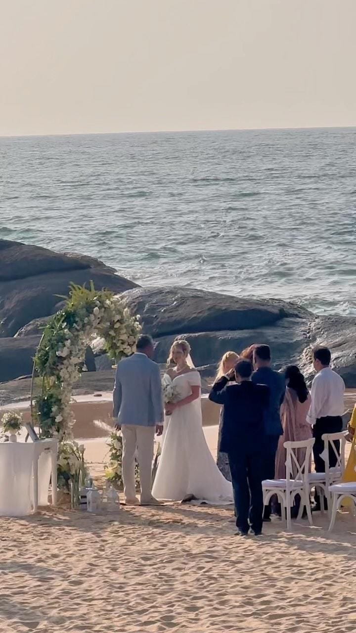Post 10 by 𝓥𝓮𝓻𝓸𝓷𝓲𝓬𝓪 𝓲𝓷 𝓓𝓾𝓫𝓪𝓲 on Instagram (video)