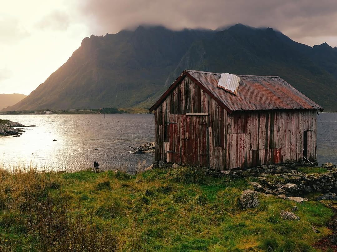 Post 5 by Mark Campbell on Instagram (image)