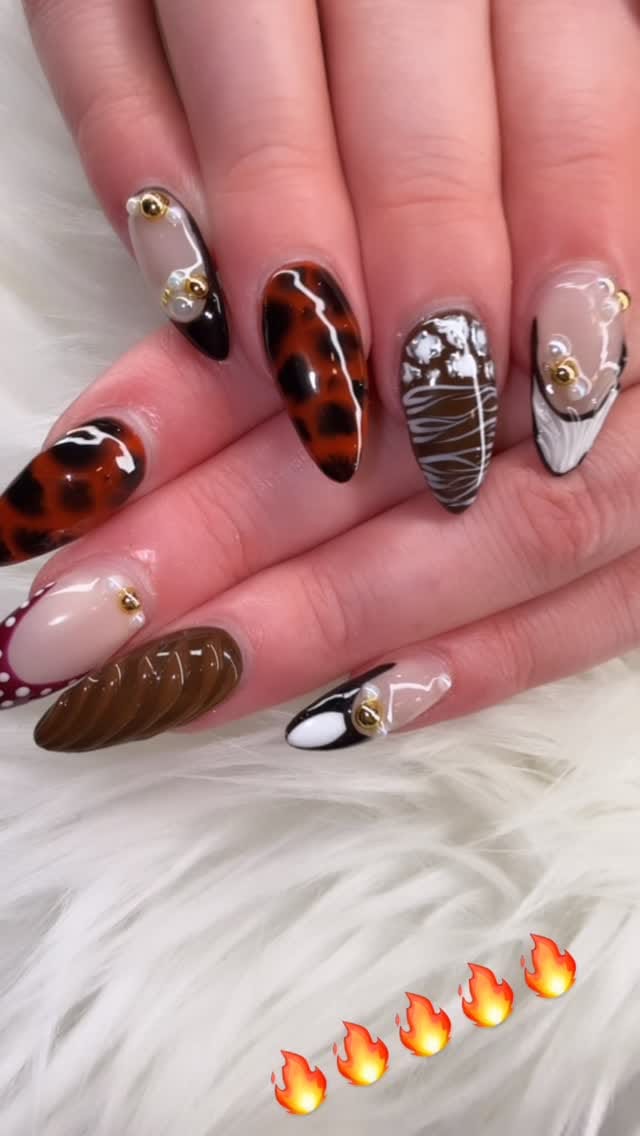 Post 6 by @sarana_nails on Instagram (video)