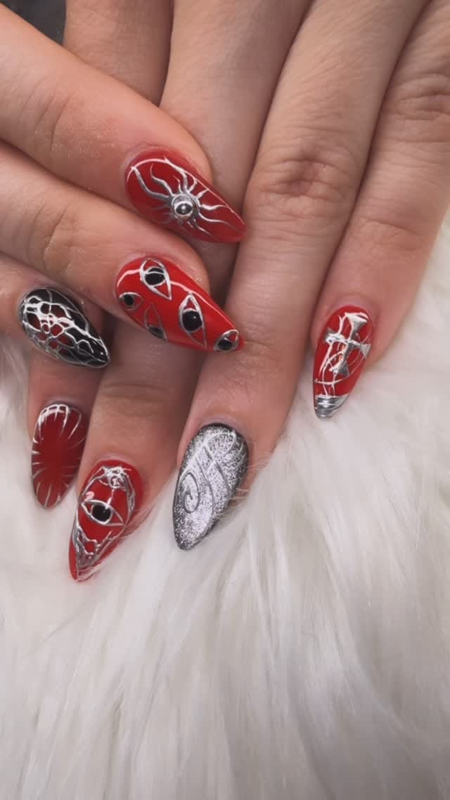 Post 8 by @sarana_nails on Instagram (video)