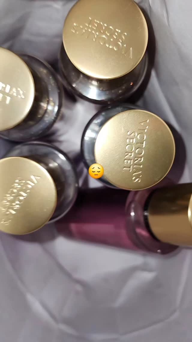 Post 1 by beauty store by val <3 on Instagram (video)