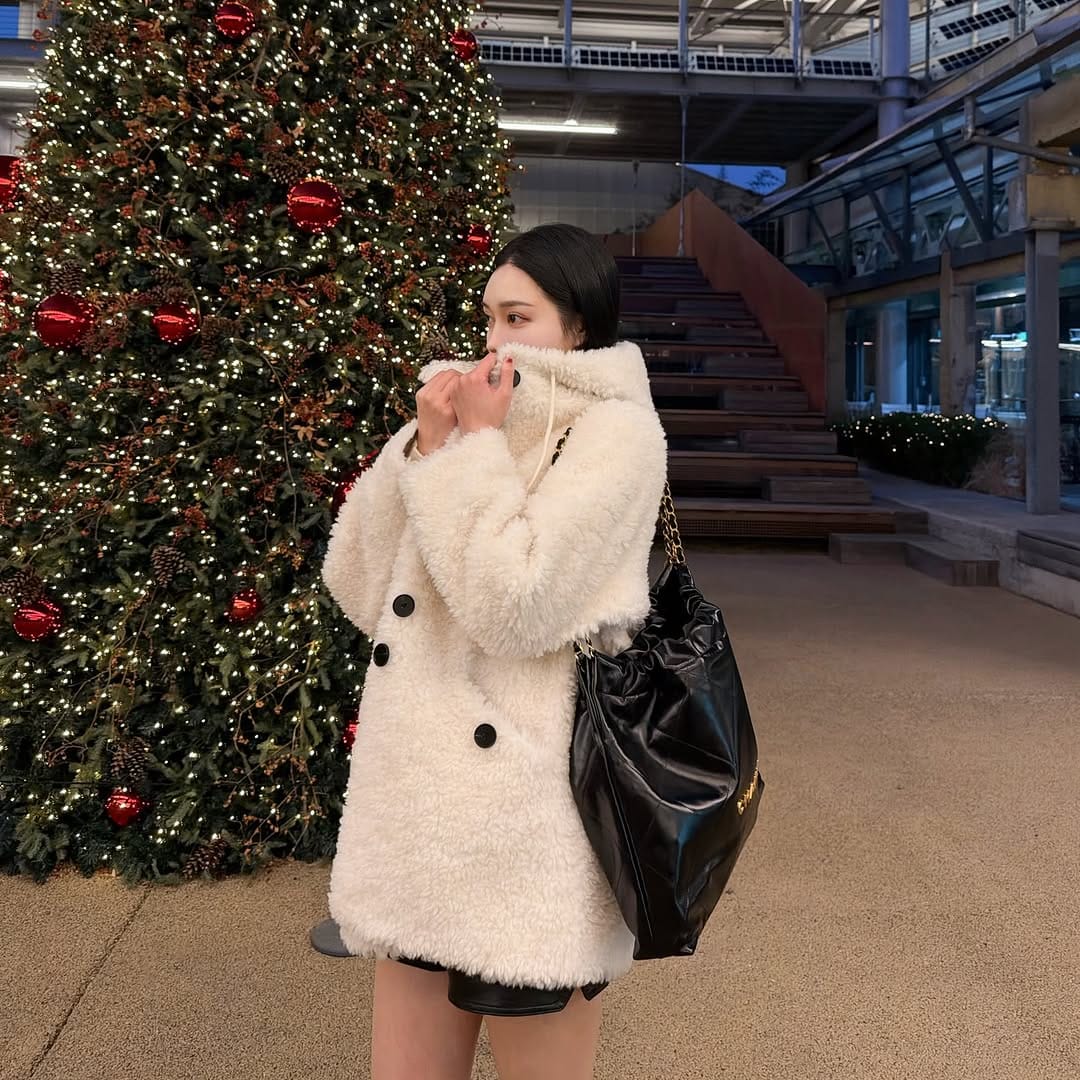 Post 5 by 기메지 🧚🏻‍♀️ 깐느24 / 수입의류 on Instagram (carousel)