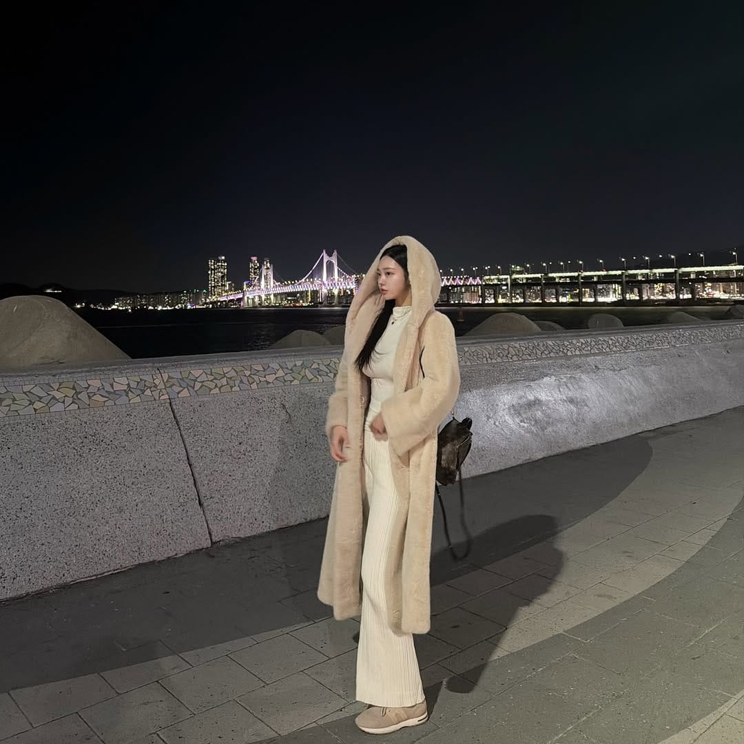 Post 2 by 기메지 🧚🏻‍♀️ 깐느24 / 수입의류 on Instagram (carousel)
