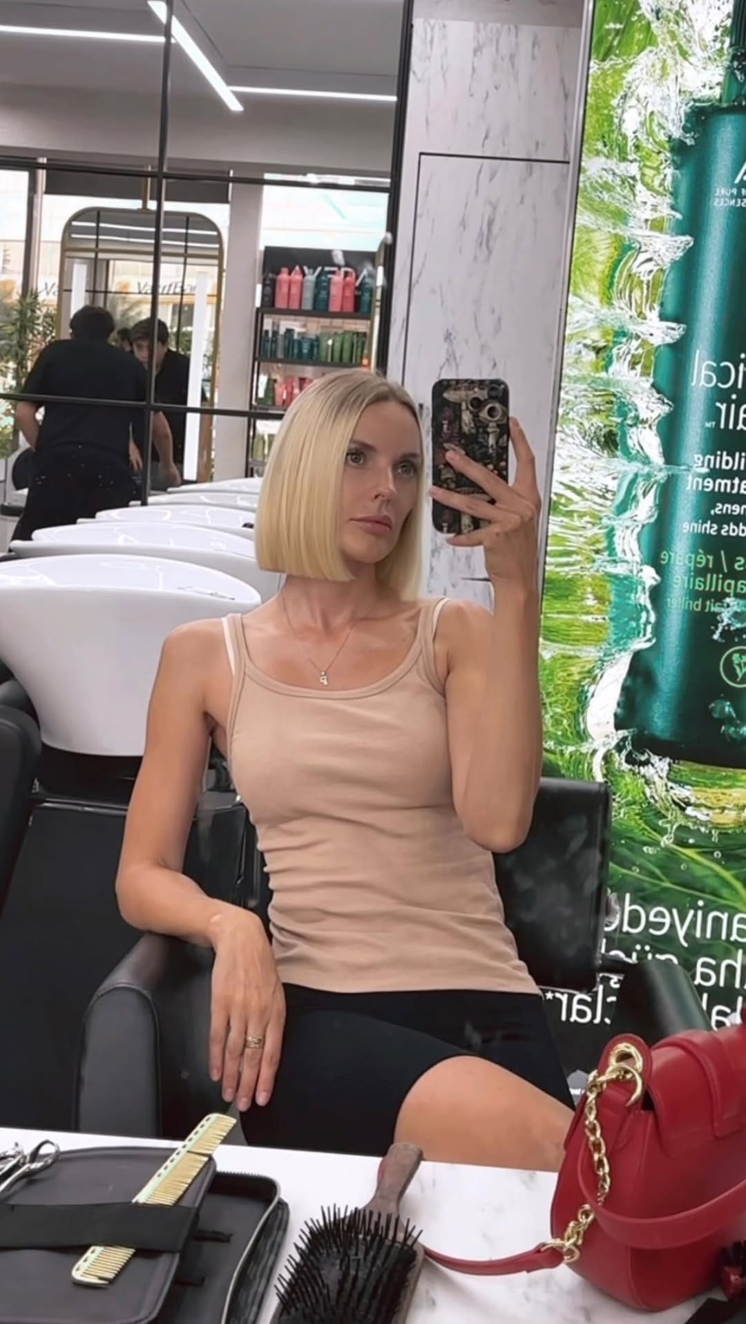Post 6 by Poli Ch 🦋 on Instagram (video)