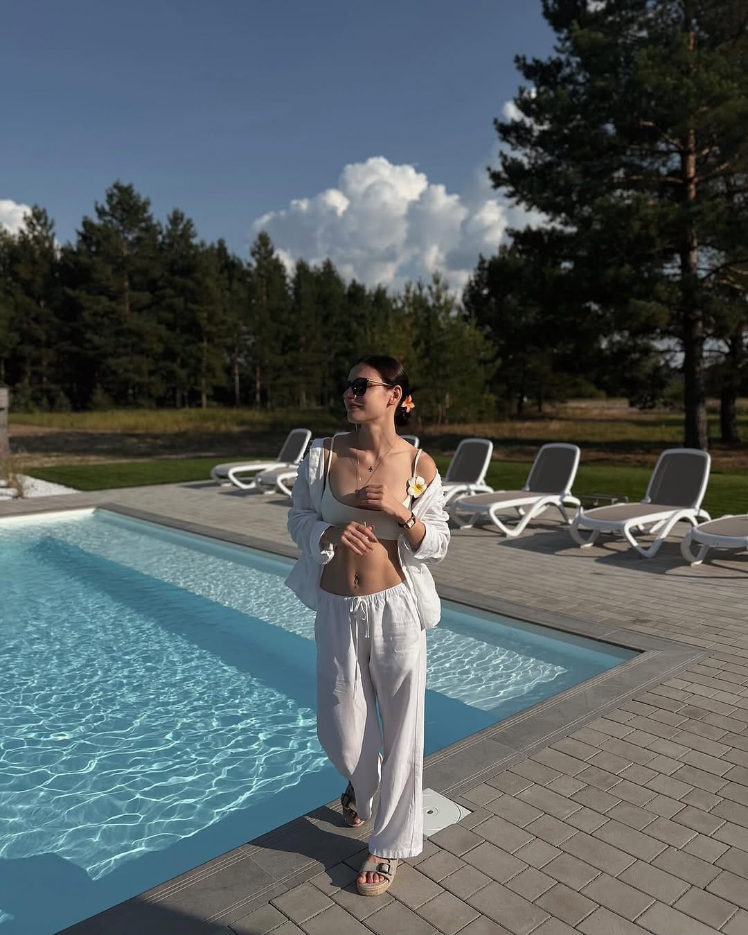 Post 6 by Bohdana Semyonova on Instagram (carousel)