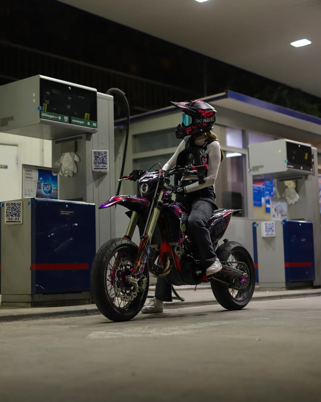 Post 9 by emxma | supermoto⚡️ on Instagram (carousel)