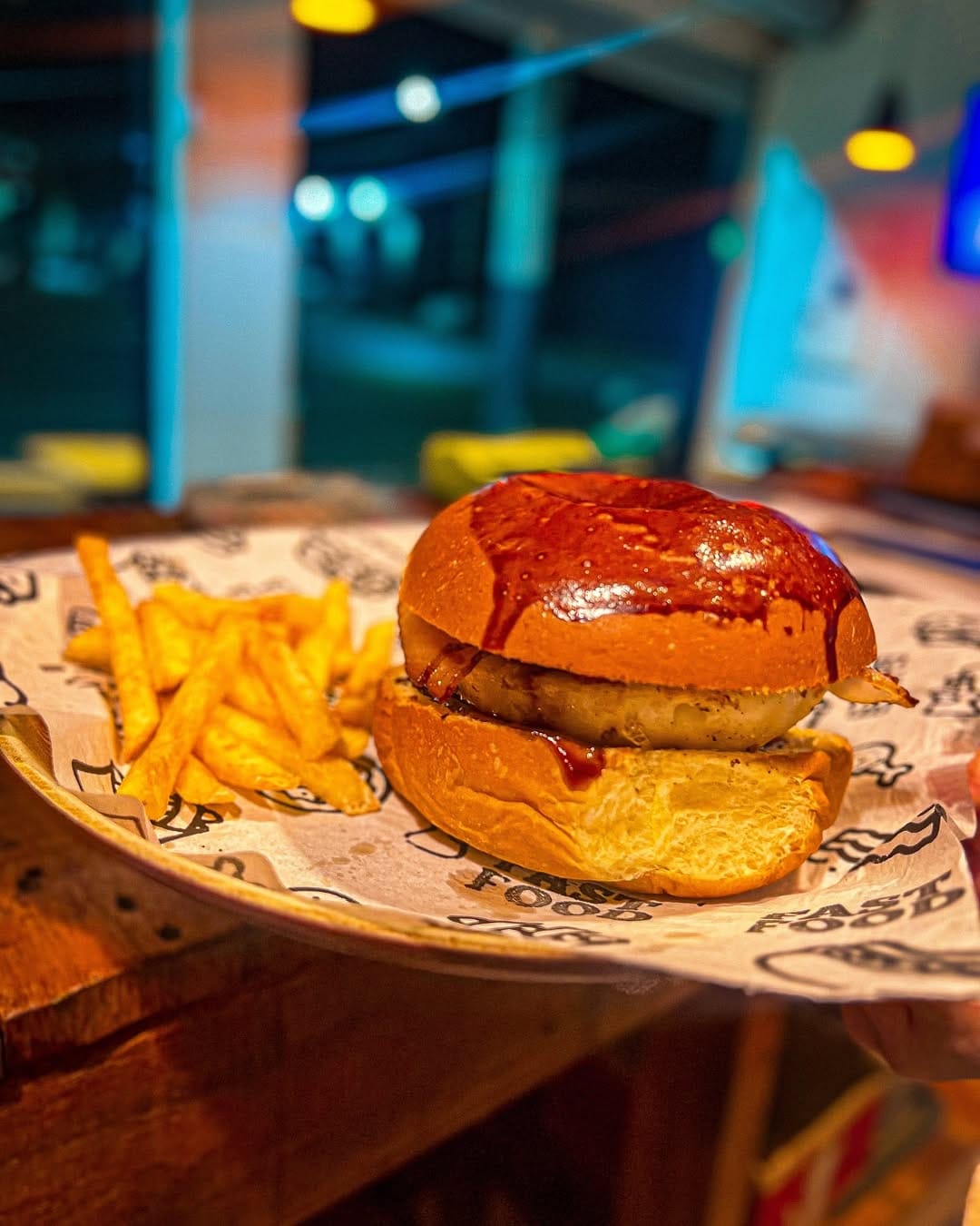 Post 9 by OnBurguer Hamburgueria on Instagram (image)