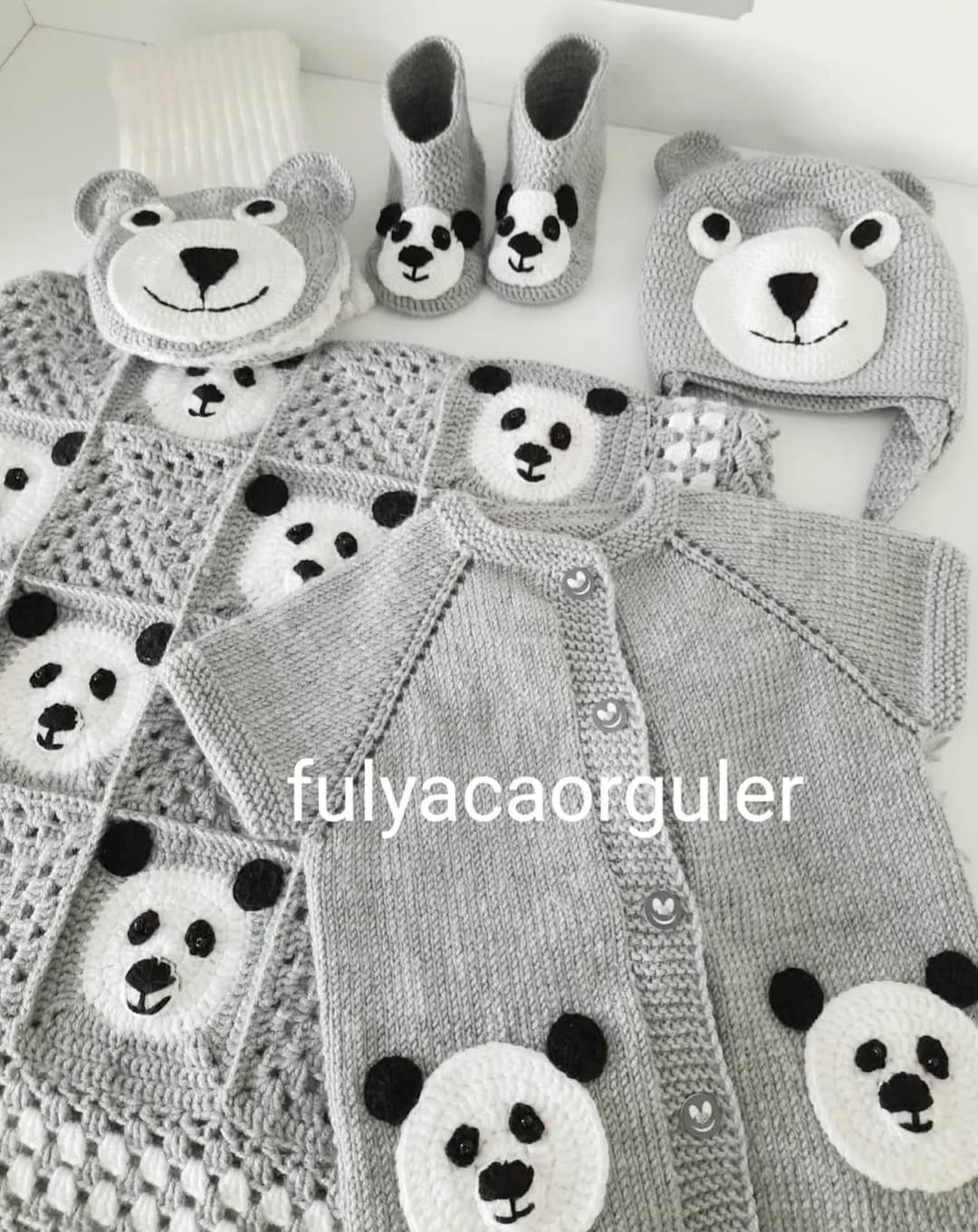 Post 7 by @fulyacaorguler on Instagram (carousel)