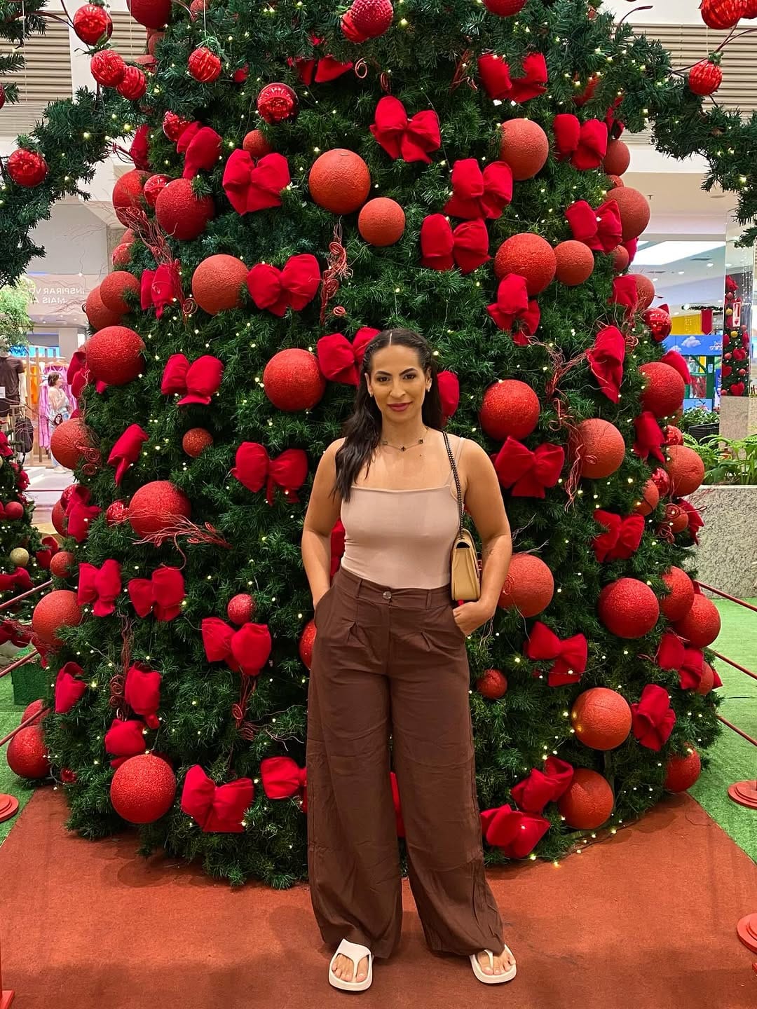 Post 10 by Taíza Santana on Instagram (carousel)