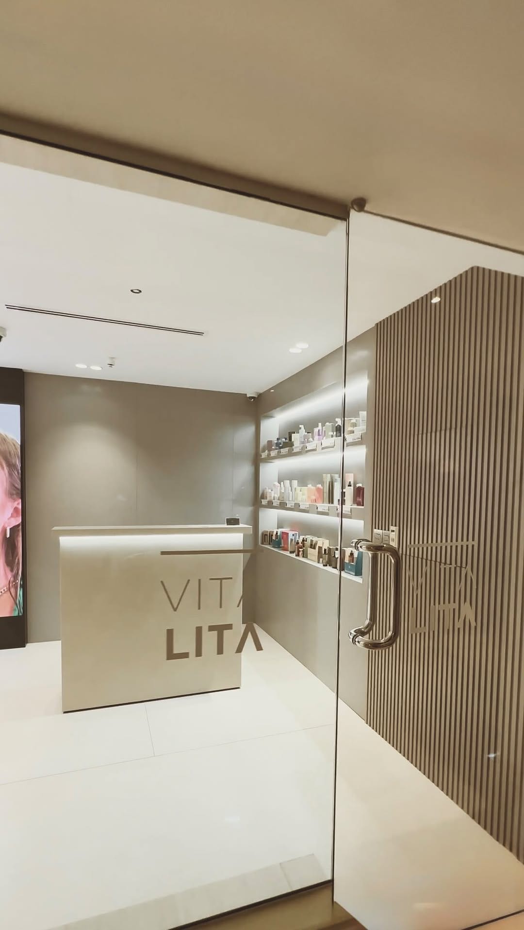 Post 10 by VITA LITA Salon on Instagram (video)