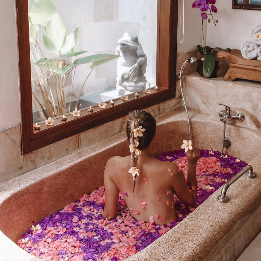Post 10 by 🌺 Beauty Bitch on Instagram (image)