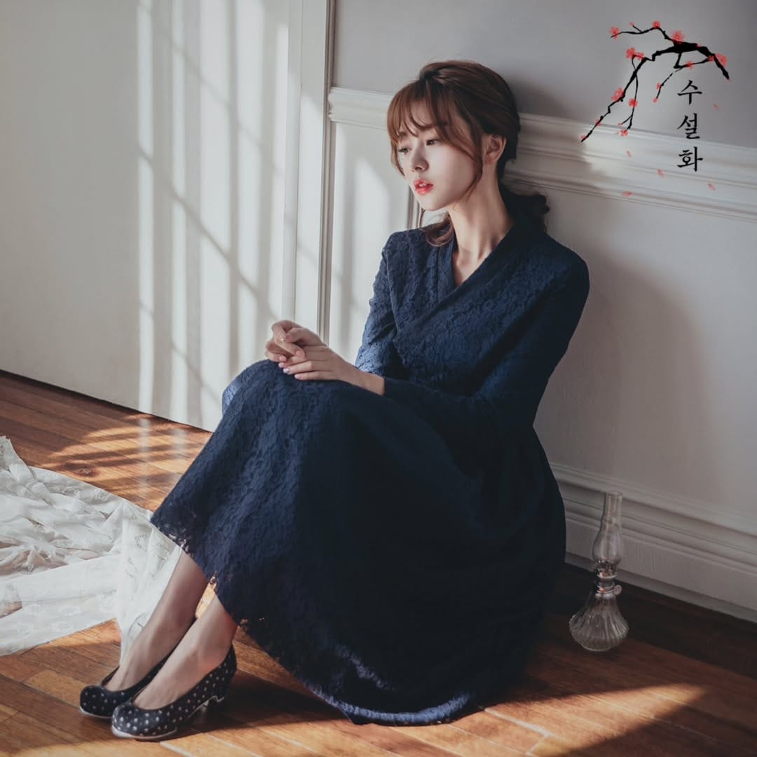 Post 7 by 로맨틱 생활한복 수설화 on Instagram (carousel)