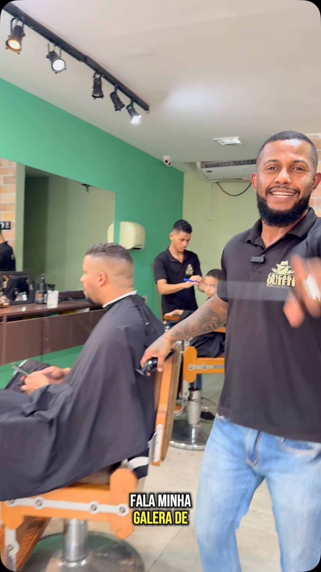 Post 6 by Chicago Outfit Barbearia on Instagram (video)