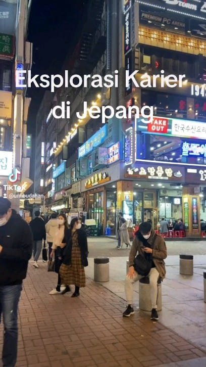 Post 6 by Essenzo Fauziah on Instagram (video)
